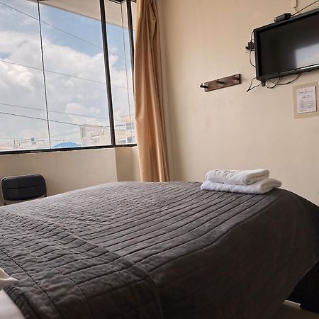 Hostal Posada Del Sol Guayaquil Bagian luar foto
