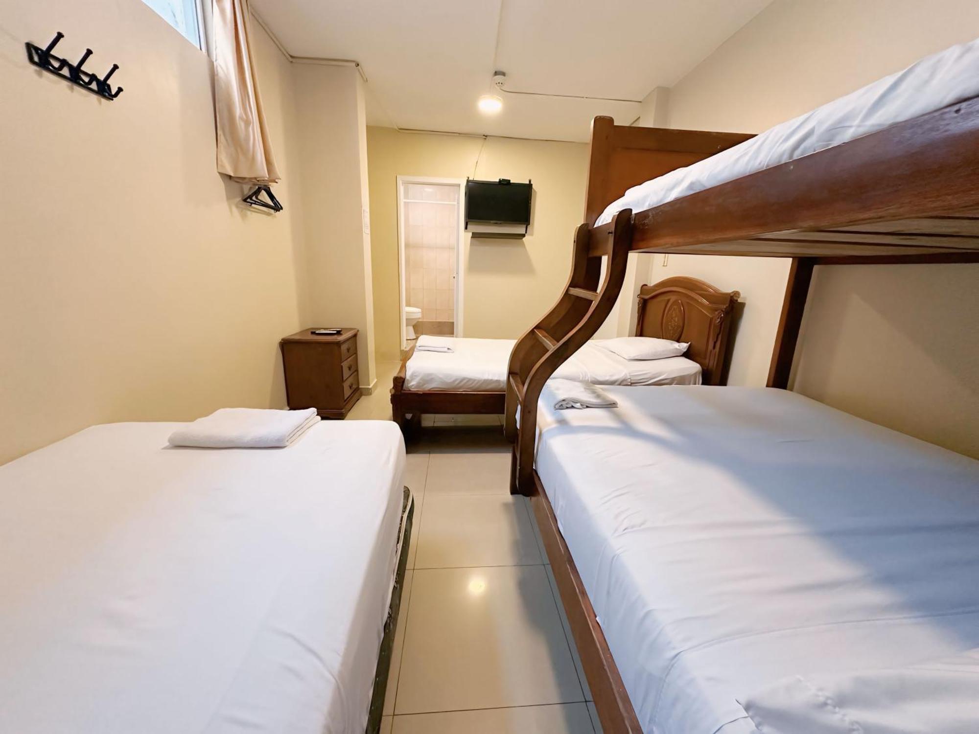 Hostal Posada Del Sol Guayaquil Bagian luar foto