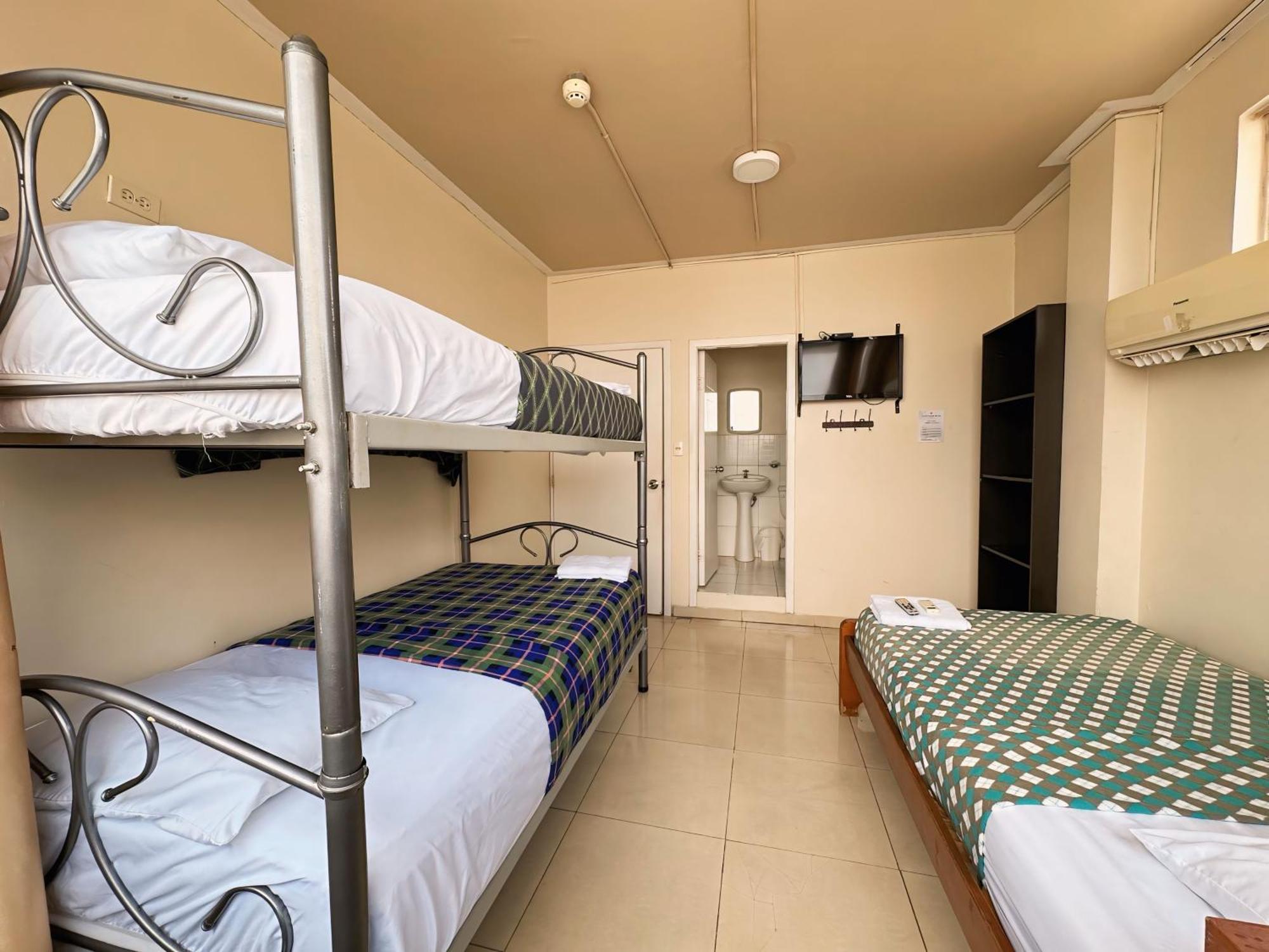 Hostal Posada Del Sol Guayaquil Bagian luar foto