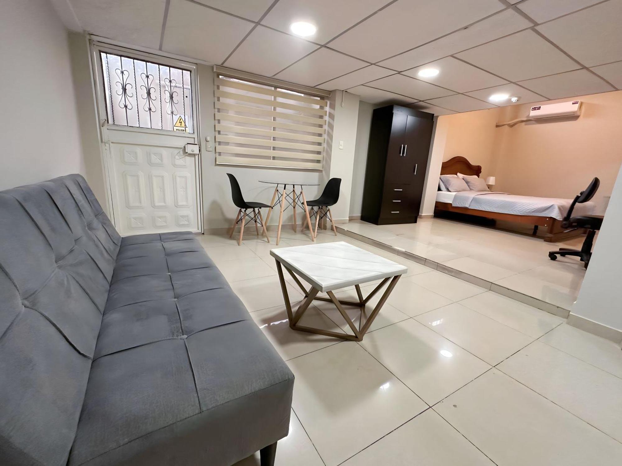 Hostal Posada Del Sol Guayaquil Bagian luar foto