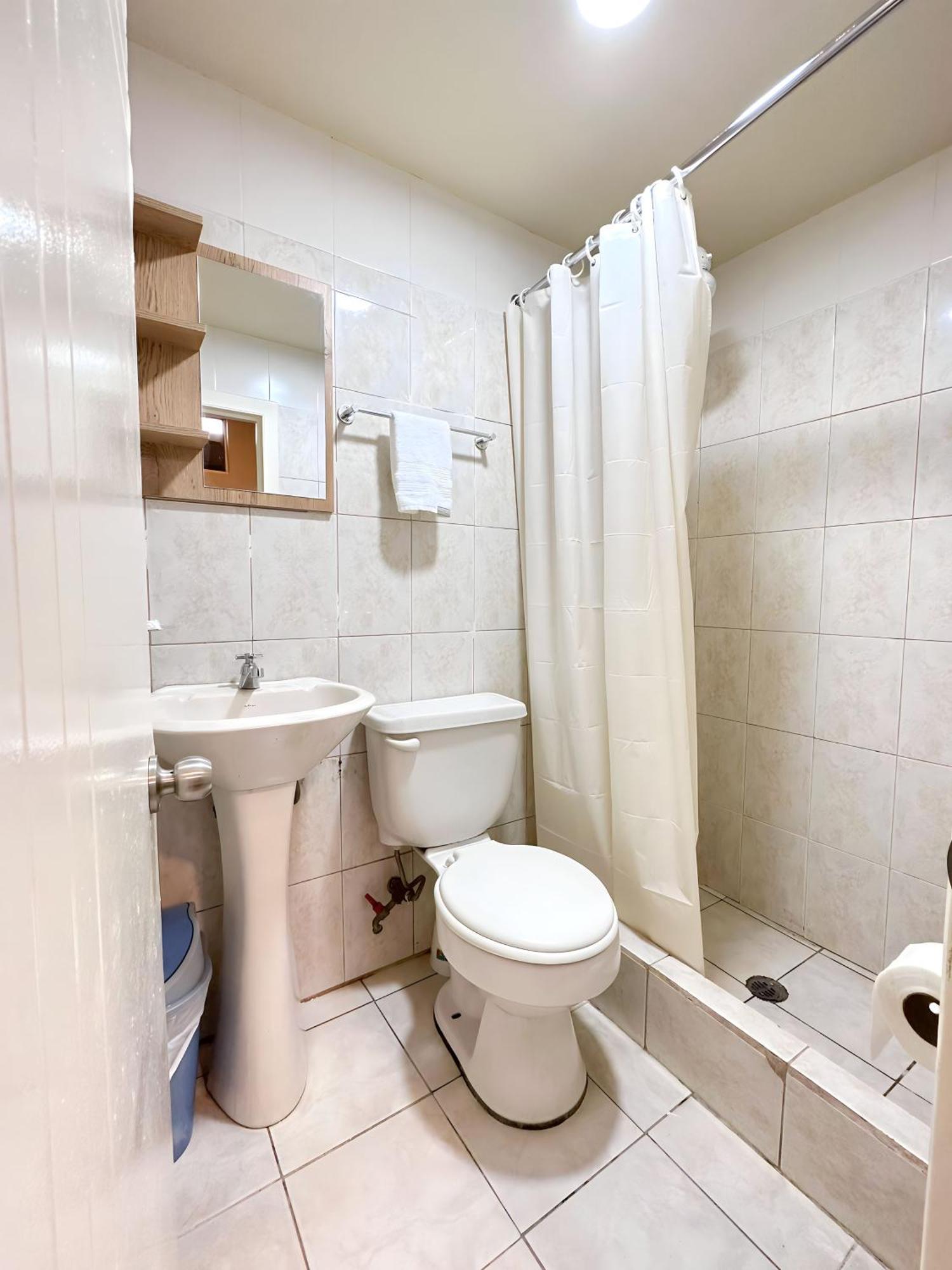 Hostal Posada Del Sol Guayaquil Bagian luar foto