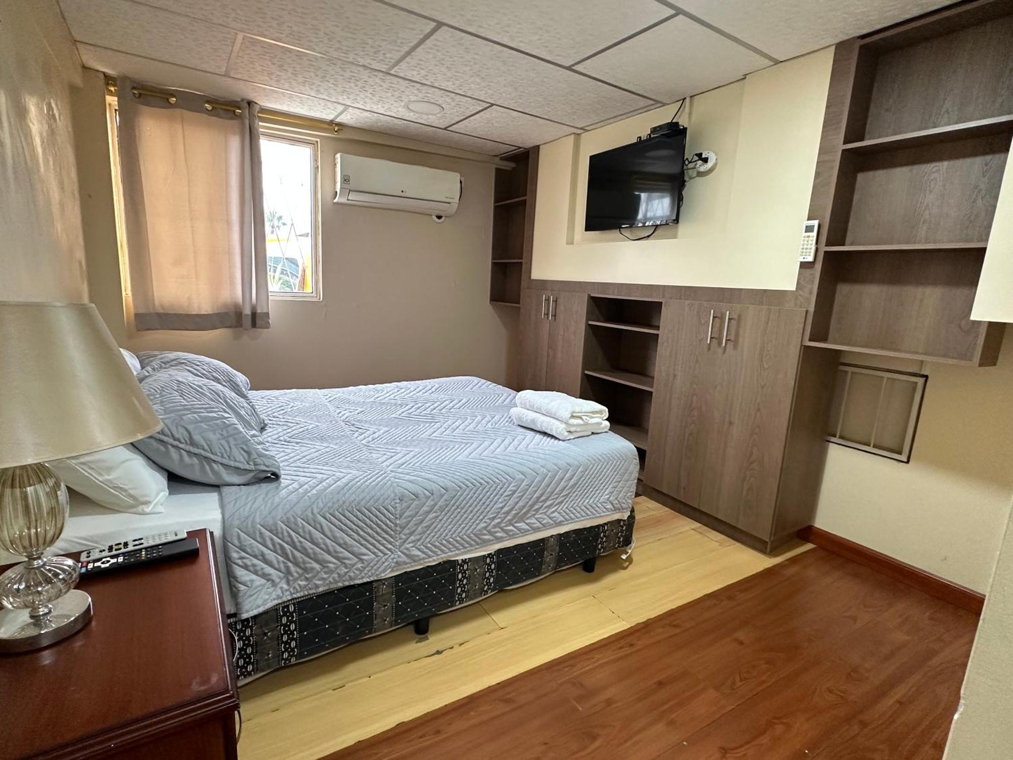 Hostal Posada Del Sol Guayaquil Bagian luar foto
