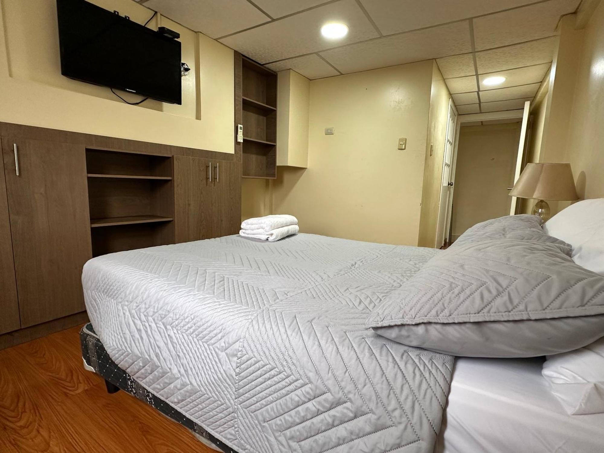 Hostal Posada Del Sol Guayaquil Bagian luar foto